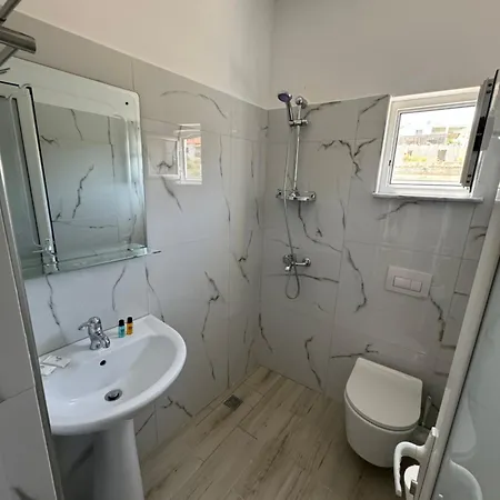 Han/Misafirhane Berdhill Rooms, *