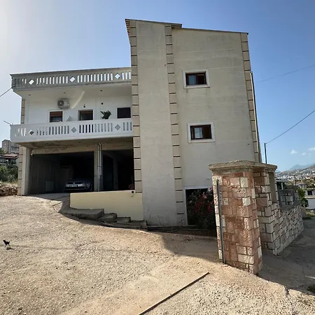 Berdhill Rooms, Мини-отель Саранда