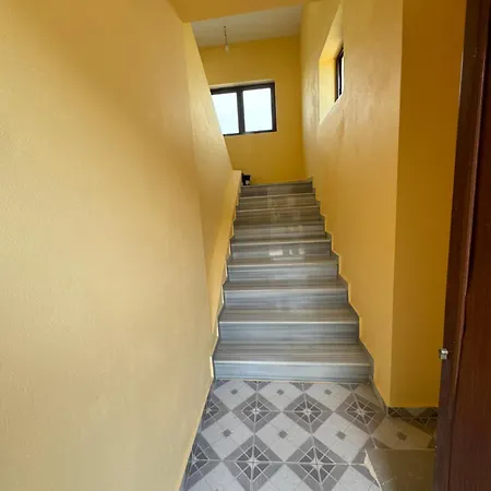 Мини-отель Berdhill Rooms, Саранда