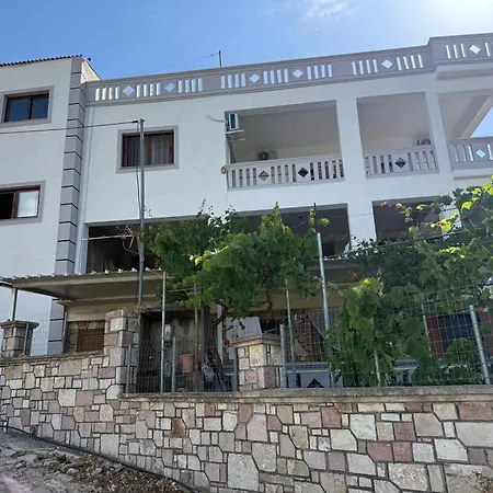 Berdhill Rooms, Fogadó Saranda